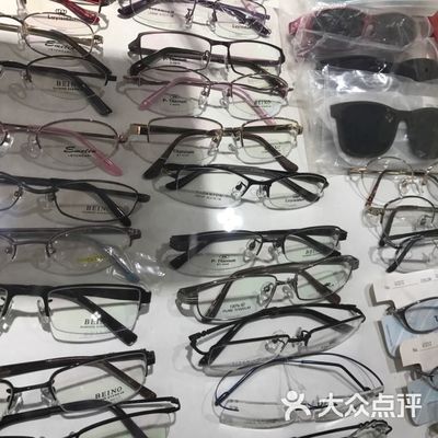 眼亮眼镜店 上海购物新地标，为您呈现顶配超薄镜片的专业之选